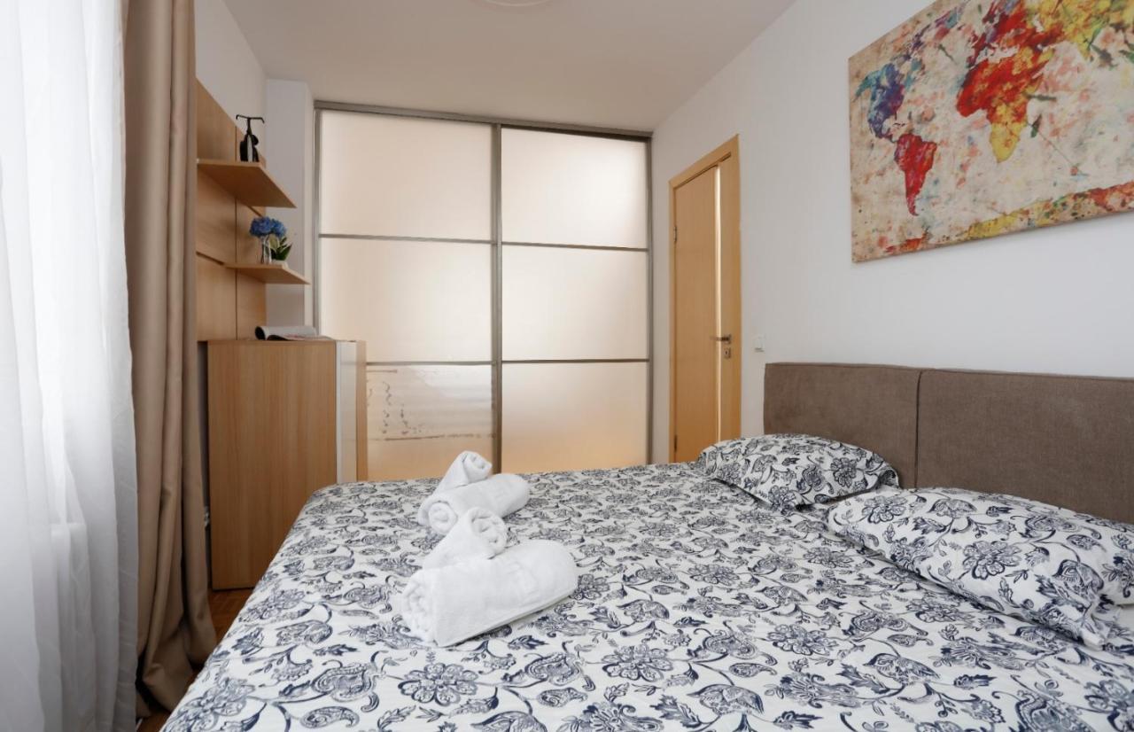 Lovely 2 Bedroom Apartment Near Old Town Bucureşti Eksteriør bilde