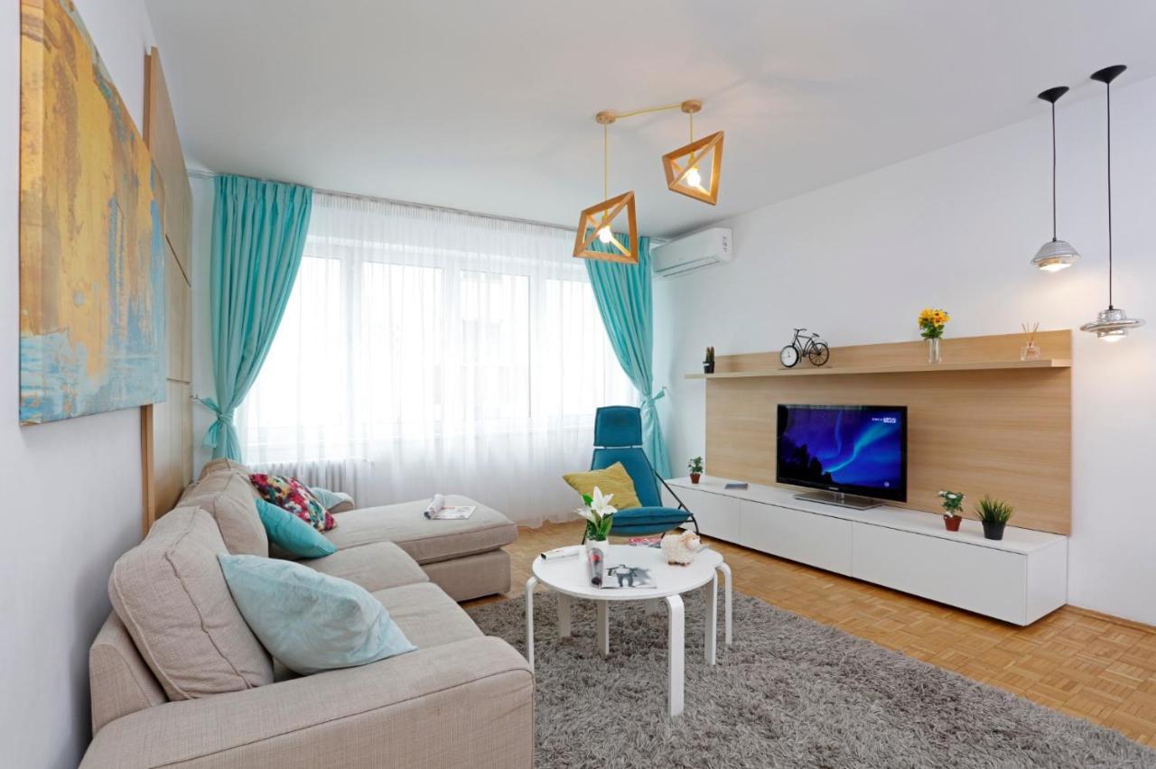 Lovely 2 Bedroom Apartment Near Old Town Bucureşti Eksteriør bilde